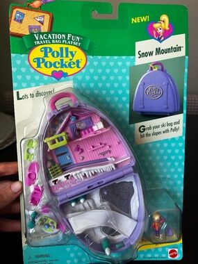 Brand New (BNIP) 1996 Snow Mountain Polly Pocket